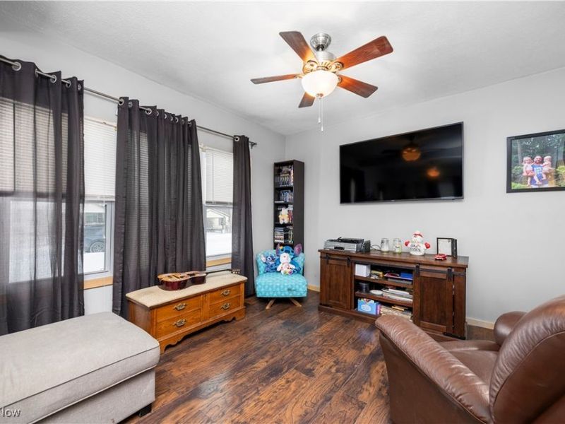 376 Taylor Street, Amherst, OH 44001 Photo 4