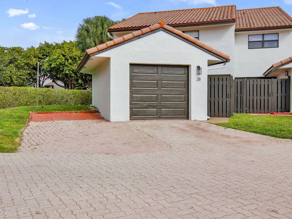 6850 NW 2nd Avenue NW, Unit 28, Boca Raton, FL 33487