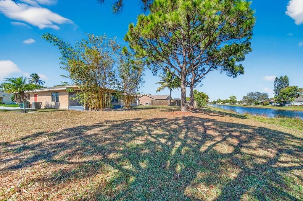 2097 SE Mantua Street, Port Saint Lucie, FL 34952 Photo