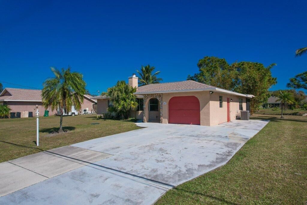 2097 SE Mantua Street, Port Saint Lucie, FL 34952 Photo