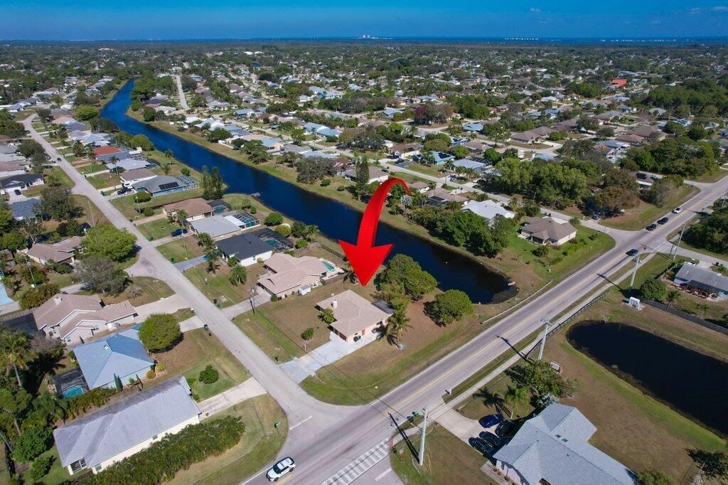 2097 SE Mantua Street, Port Saint Lucie, FL 34952 Photo