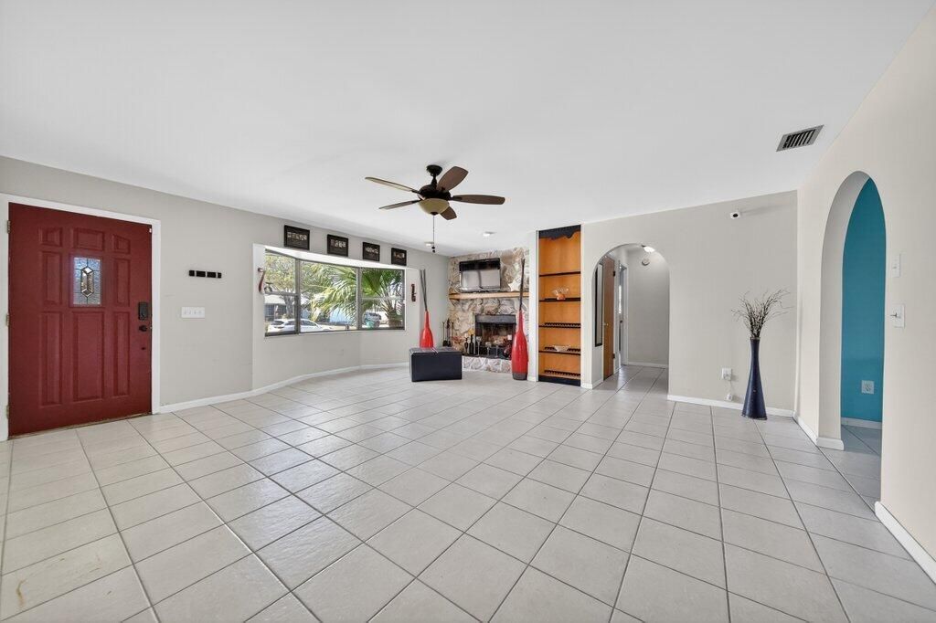 2097 SE Mantua Street, Port Saint Lucie, FL 34952 Photo