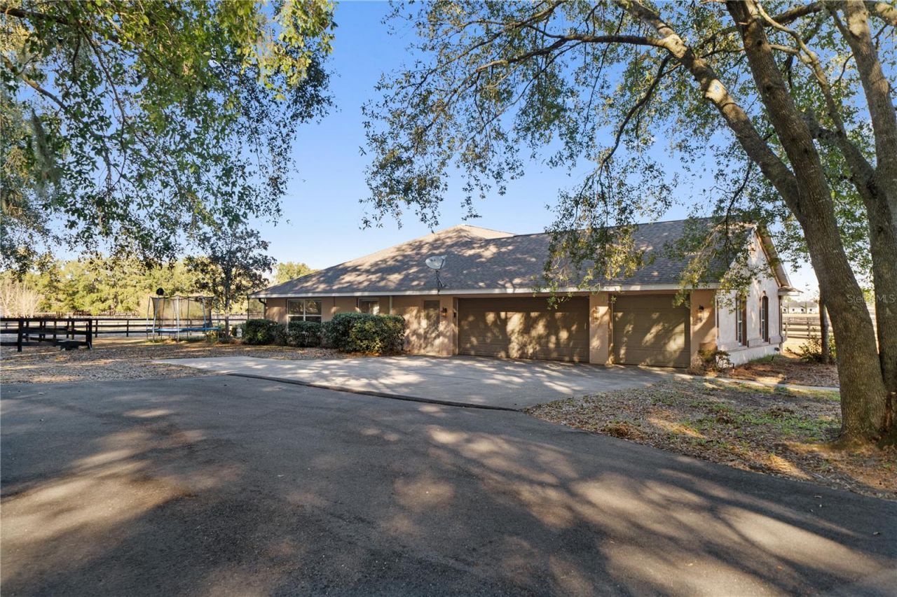 15995 NW 10th Circle, Citra, FL 32113 Photo