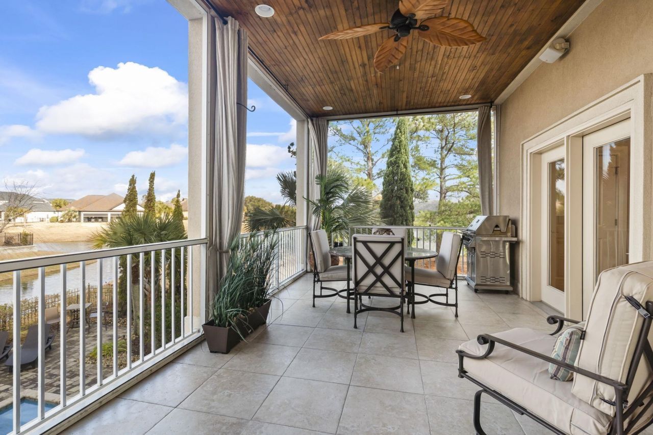 294 Avenue Of The Palms Photo 10