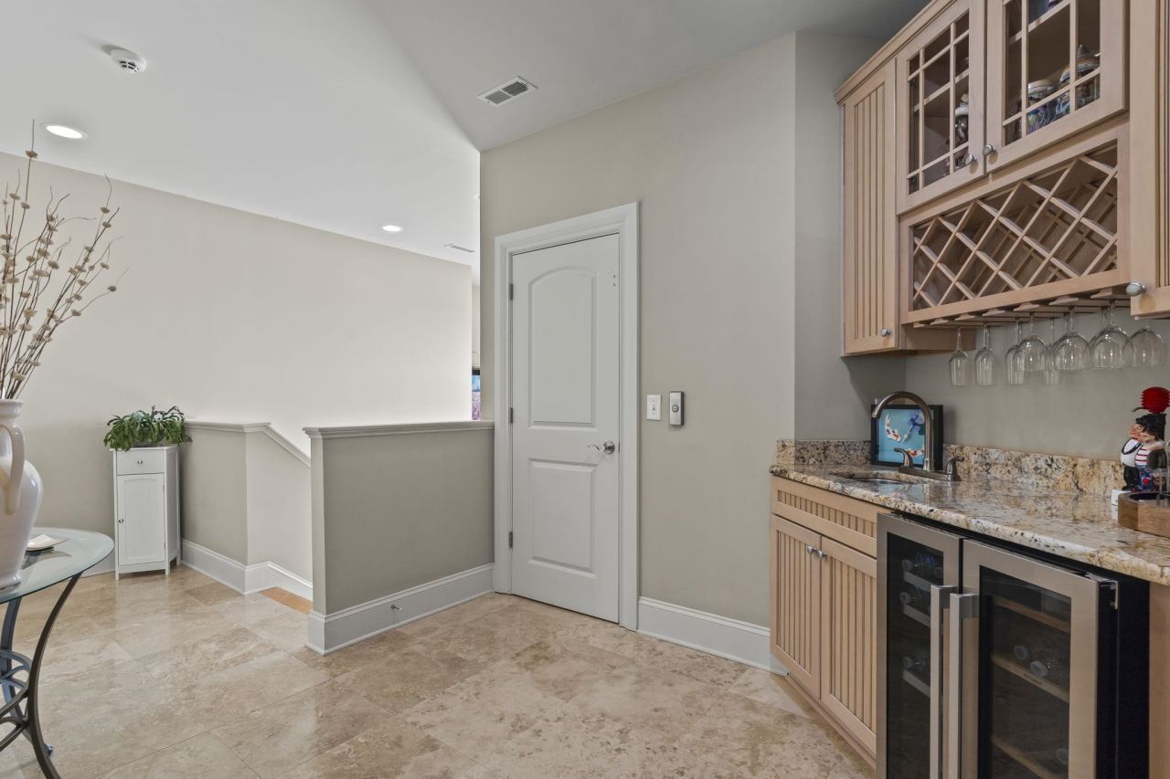 294 Avenue Of The Palms Photo 18