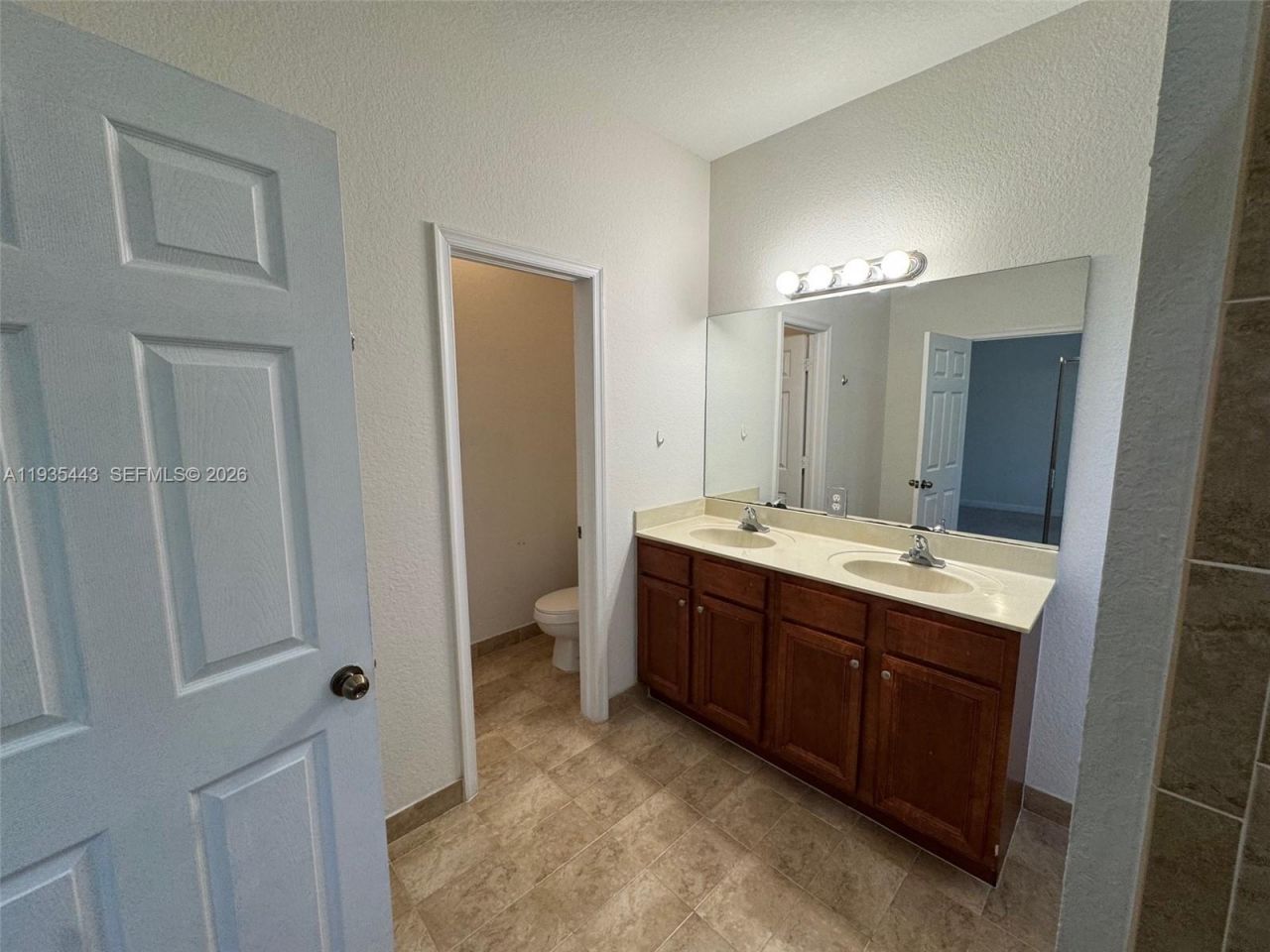 1027 NE 207th St, Unit 1027, Miami, FL 33179 Photo