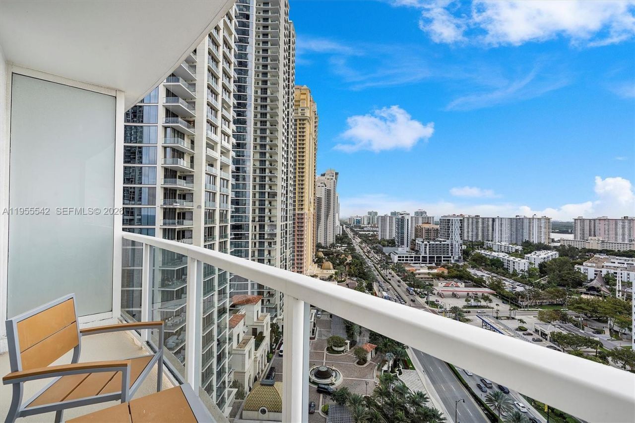 18001 Collins Ave, Unit 1817, Sunny Isles Beach, FL 33160 Photo