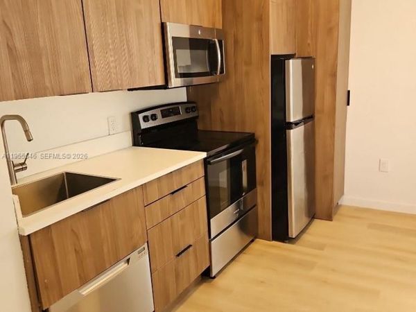 557 Michigan Ave , Unit 211 W/PARK, Miami Beach, FL 33139