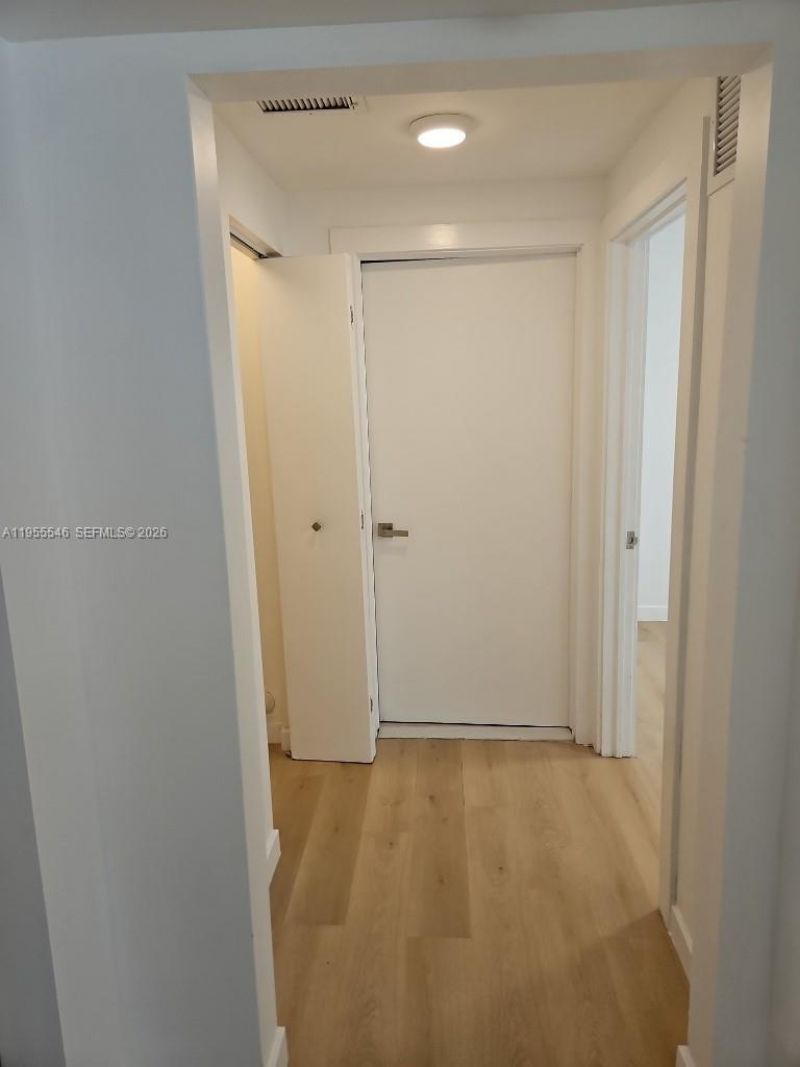 557 Michigan Ave , Unit 211 W/PARK, Miami Beach, FL 33139 Photo