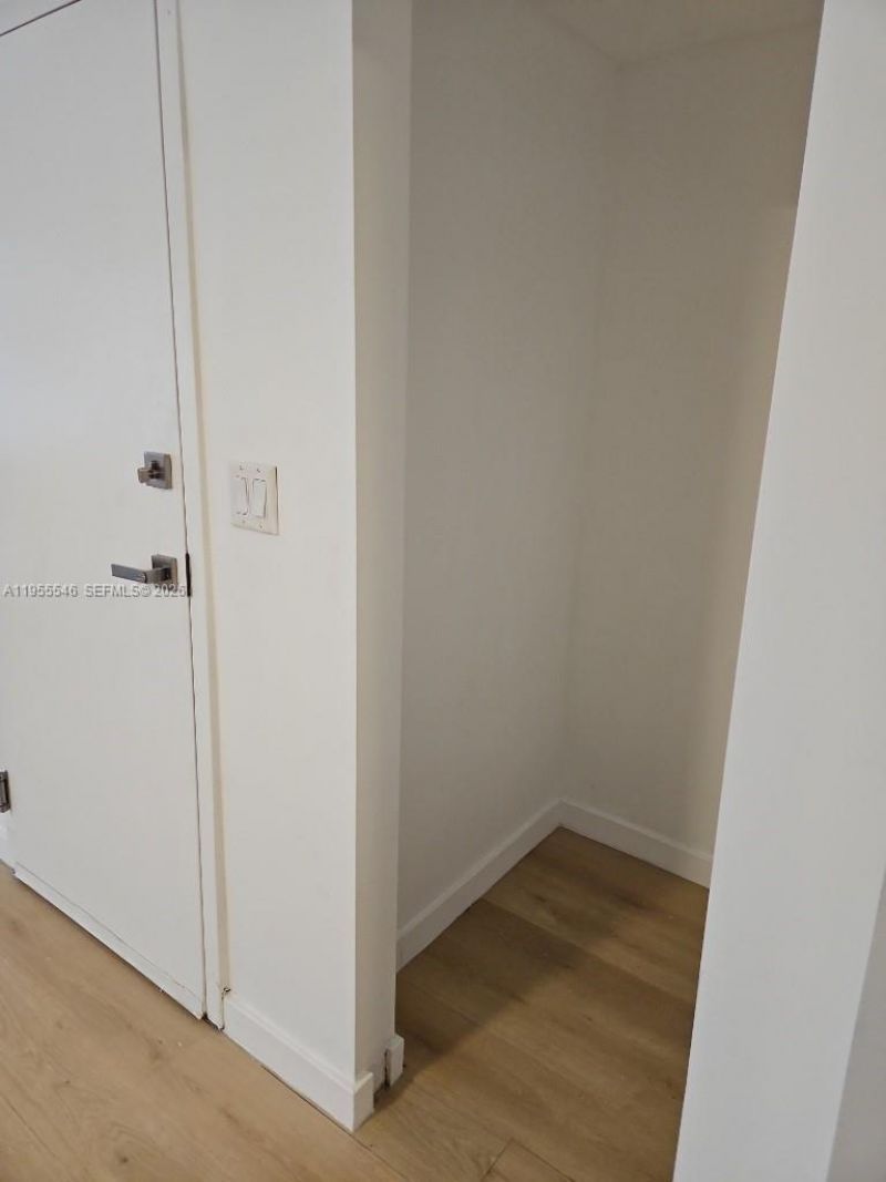 557 Michigan Ave , Unit 211 W/PARK, Miami Beach, FL 33139 Photo