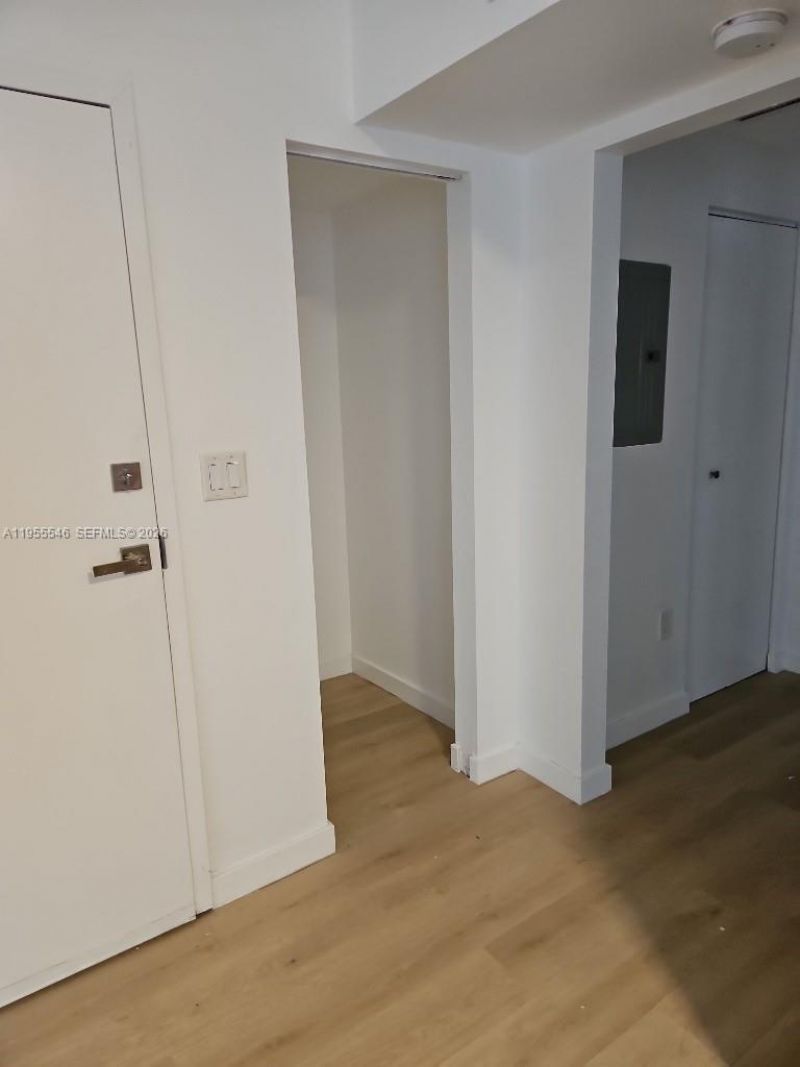 557 Michigan Ave , Unit 211 W/PARK, Miami Beach, FL 33139 Photo