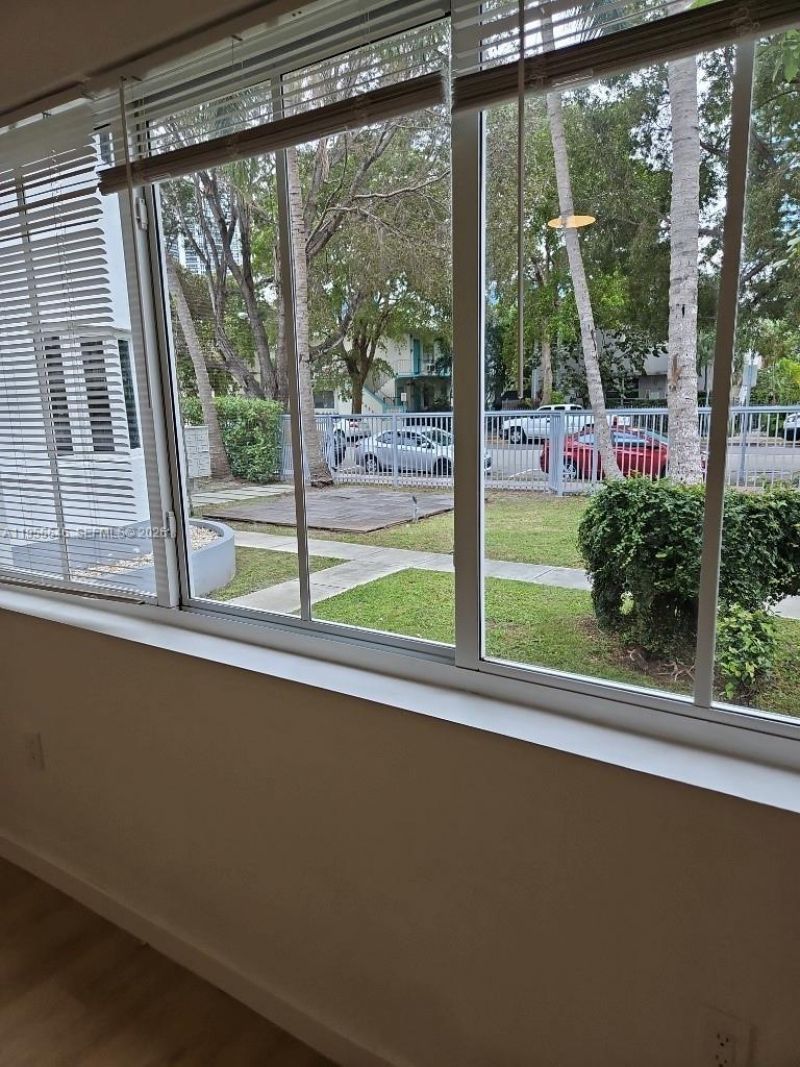 557 Michigan Ave , Unit 211 W/PARK, Miami Beach, FL 33139 Photo