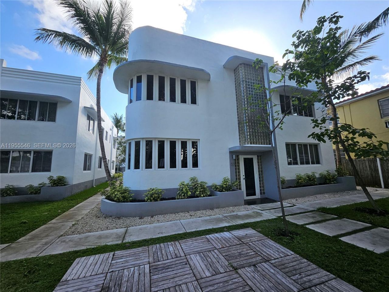 557 Michigan Ave , Unit 211 W/PARK, Miami Beach, FL 33139 Photo