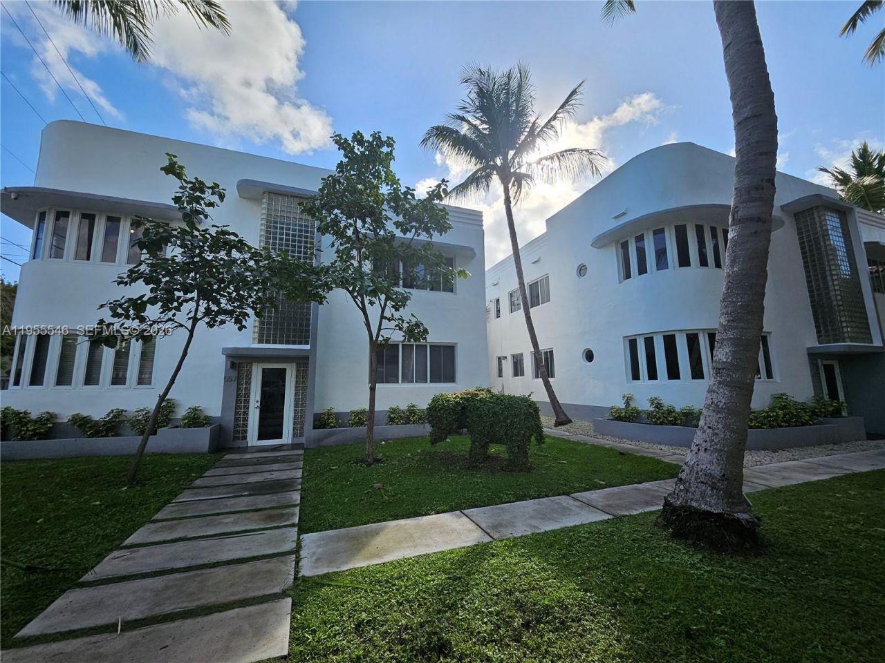 557 Michigan Ave , Unit 211 W/PARK, Miami Beach, FL 33139 Photo