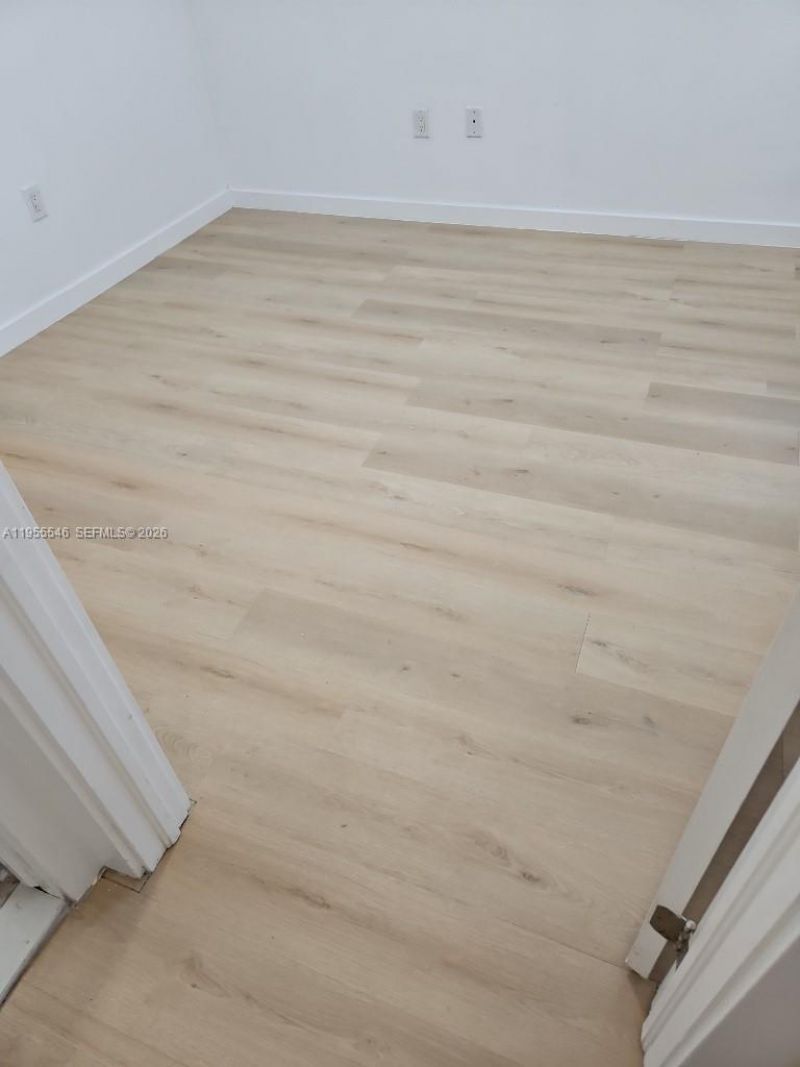 557 Michigan Ave , Unit 211 W/PARK, Miami Beach, FL 33139 Photo