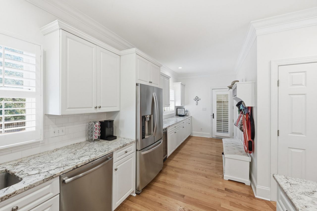 213 Old Carriage Loop Photo 16