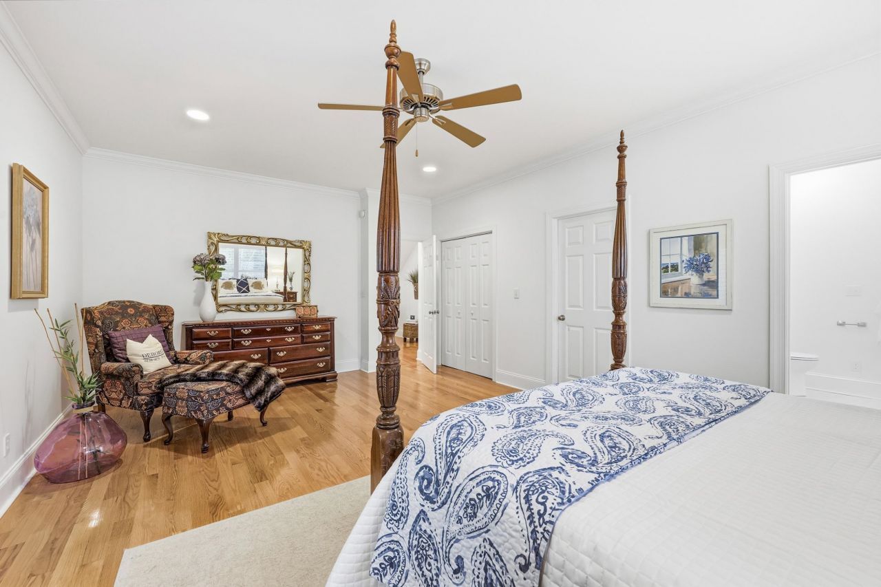 213 Old Carriage Loop Photo 24