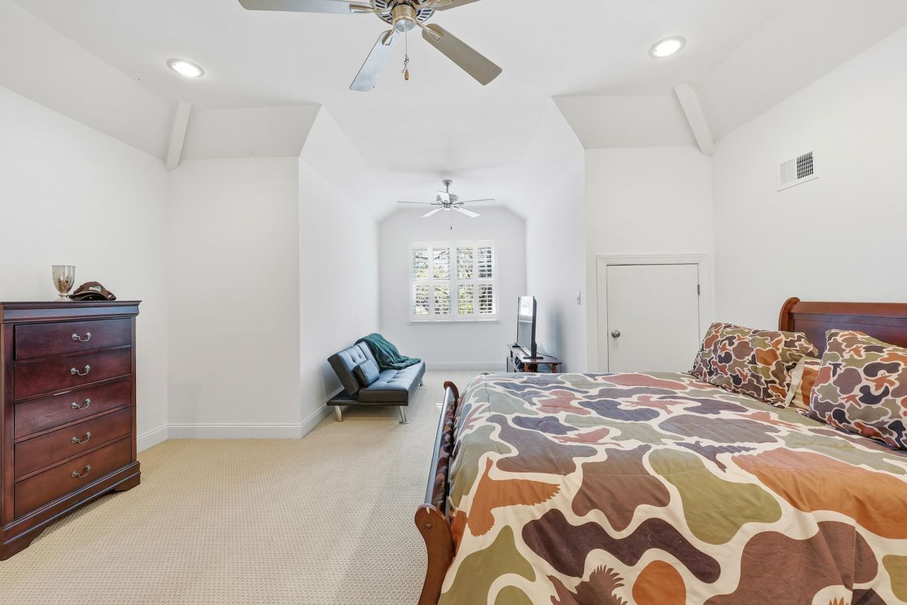 213 Old Carriage Loop Photo 29