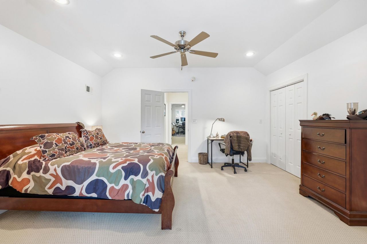 213 Old Carriage Loop Photo 30