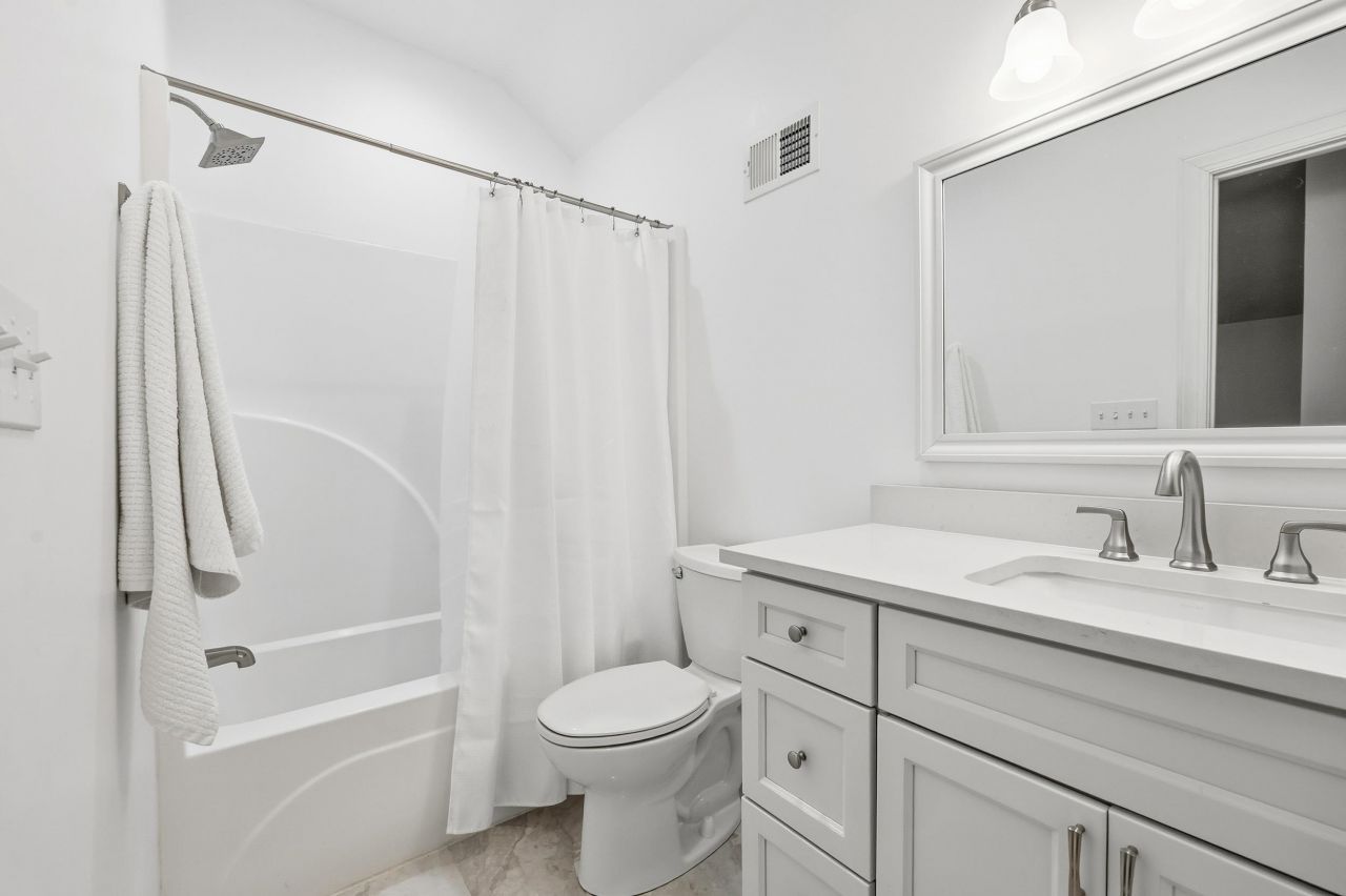 213 Old Carriage Loop Photo 31