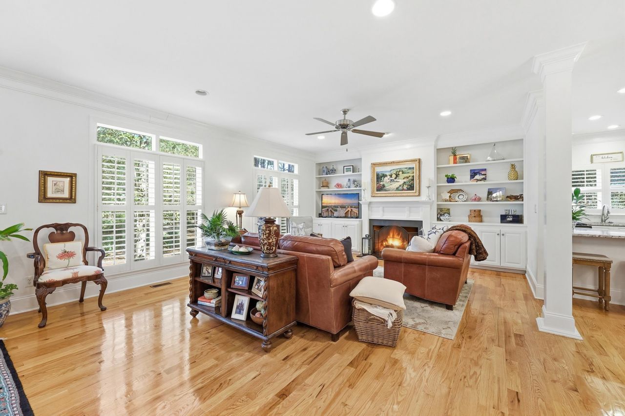 213 Old Carriage Loop Photo 8