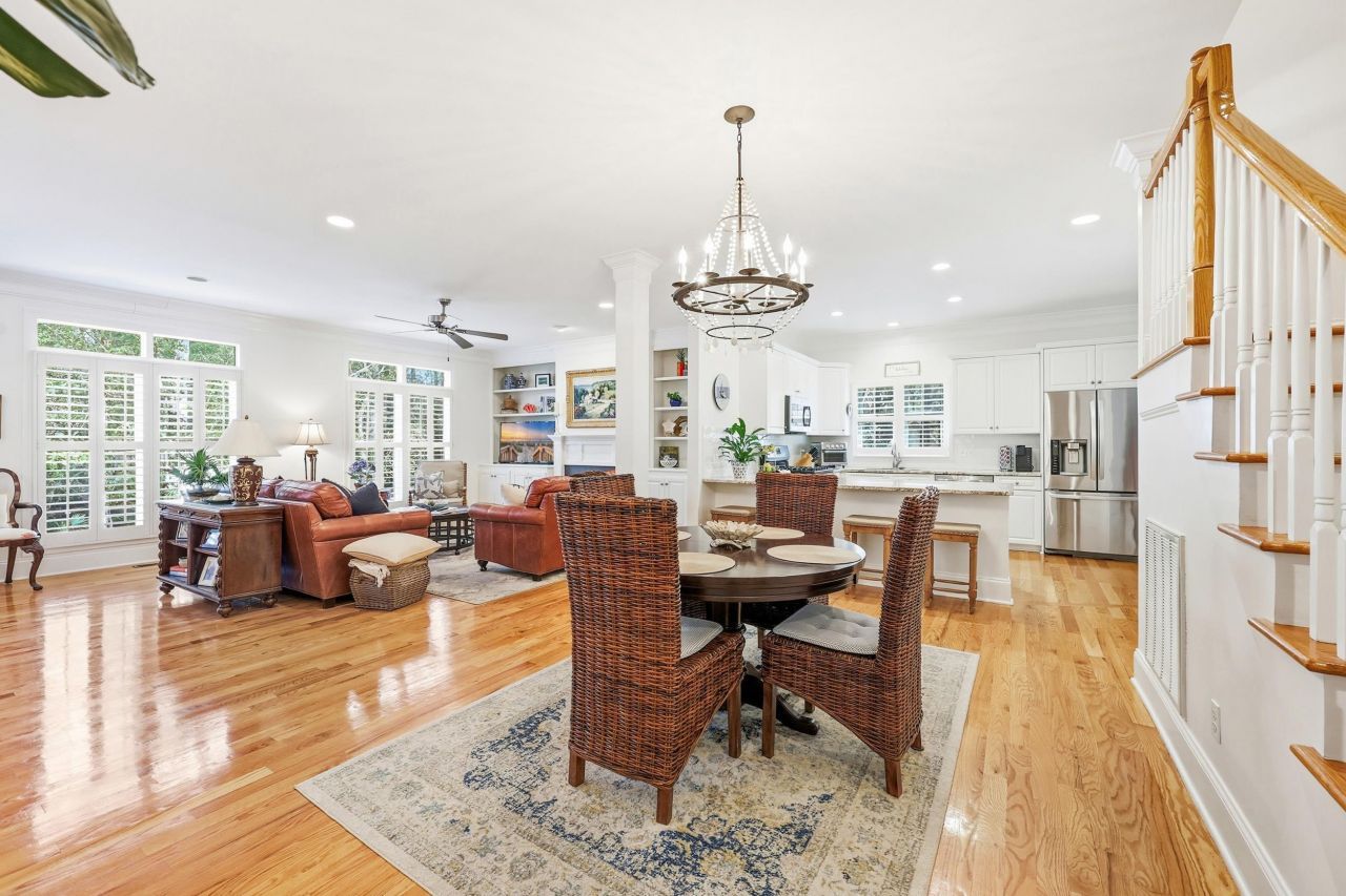 213 Old Carriage Loop Photo 9