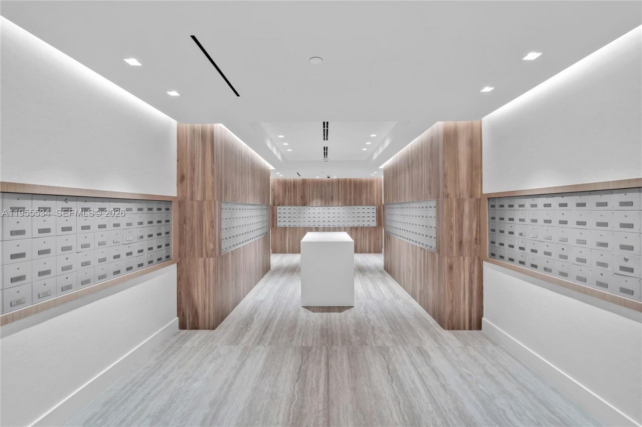 2301 Collins Ave , Unit 404, Miami Beach, FL 33139 Photo