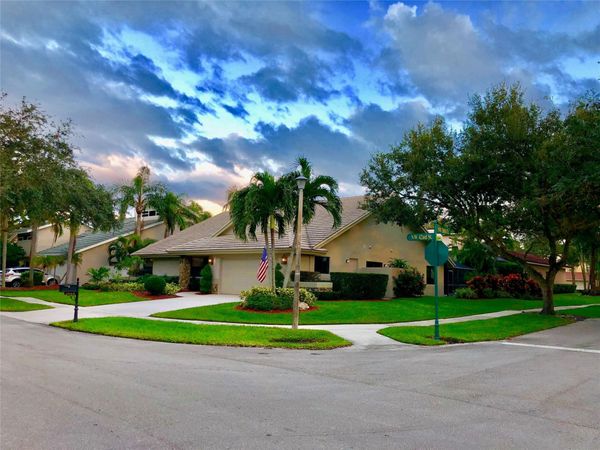2662 NW 42nd St, Boca Raton, FL 33434