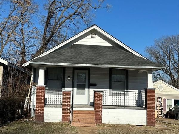 6507 Leschen Avenue, Hillsdale, MO 63121