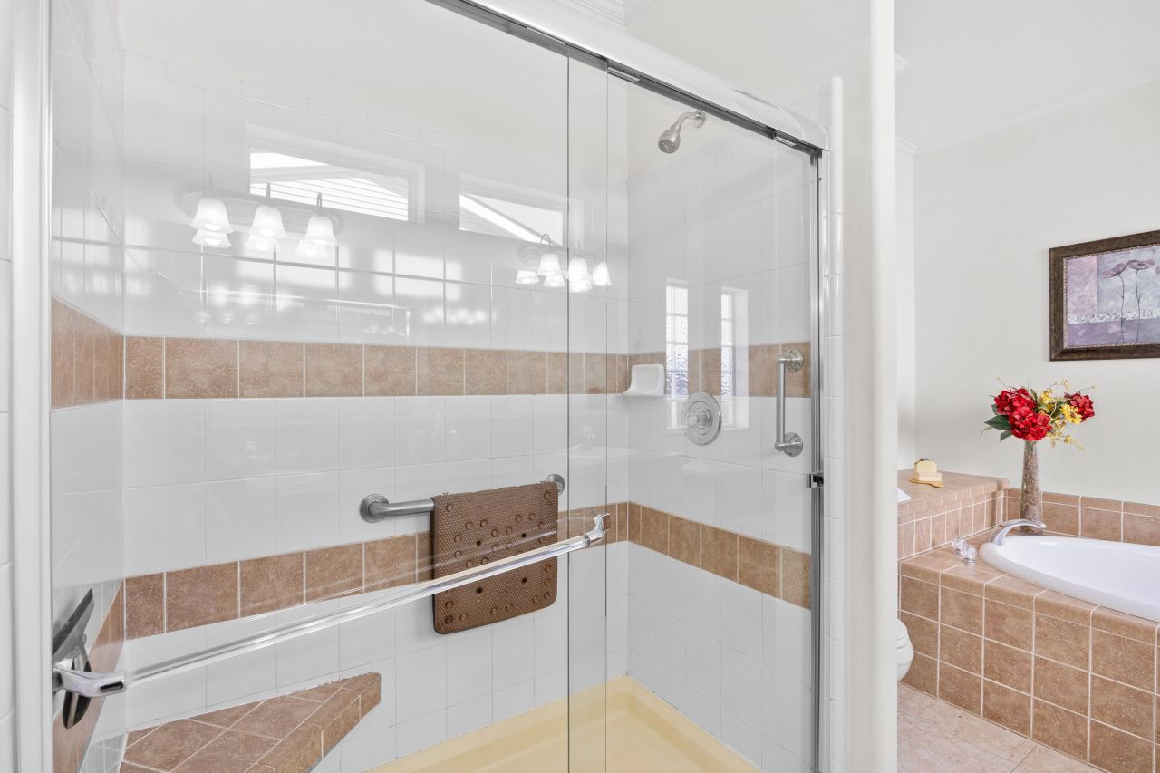 141 Lakeside Crossing Dr. Photo 18