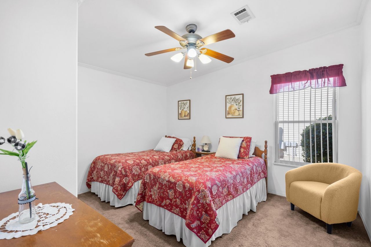 141 Lakeside Crossing Dr. Photo 19