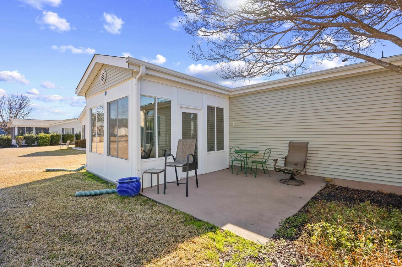 141 Lakeside Crossing Dr. Photo 29