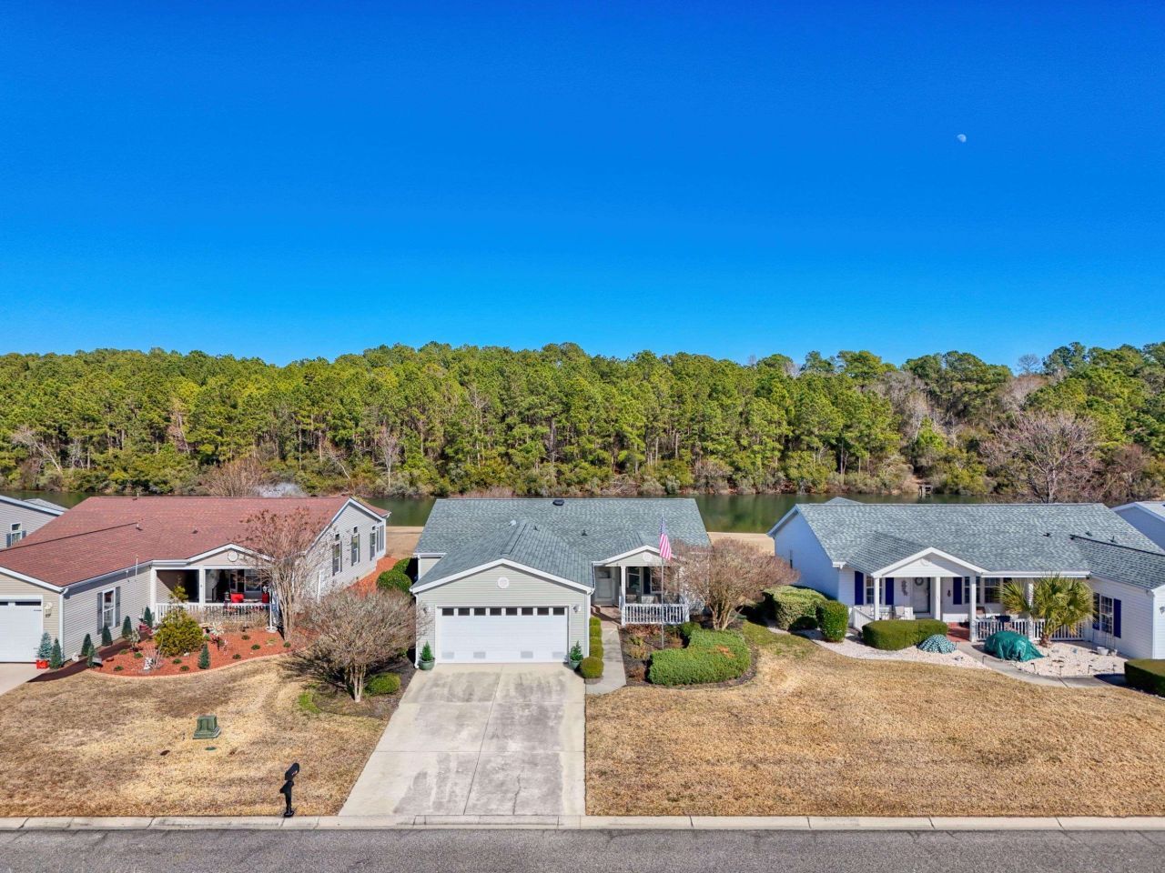 141 Lakeside Crossing Dr. Photo 33