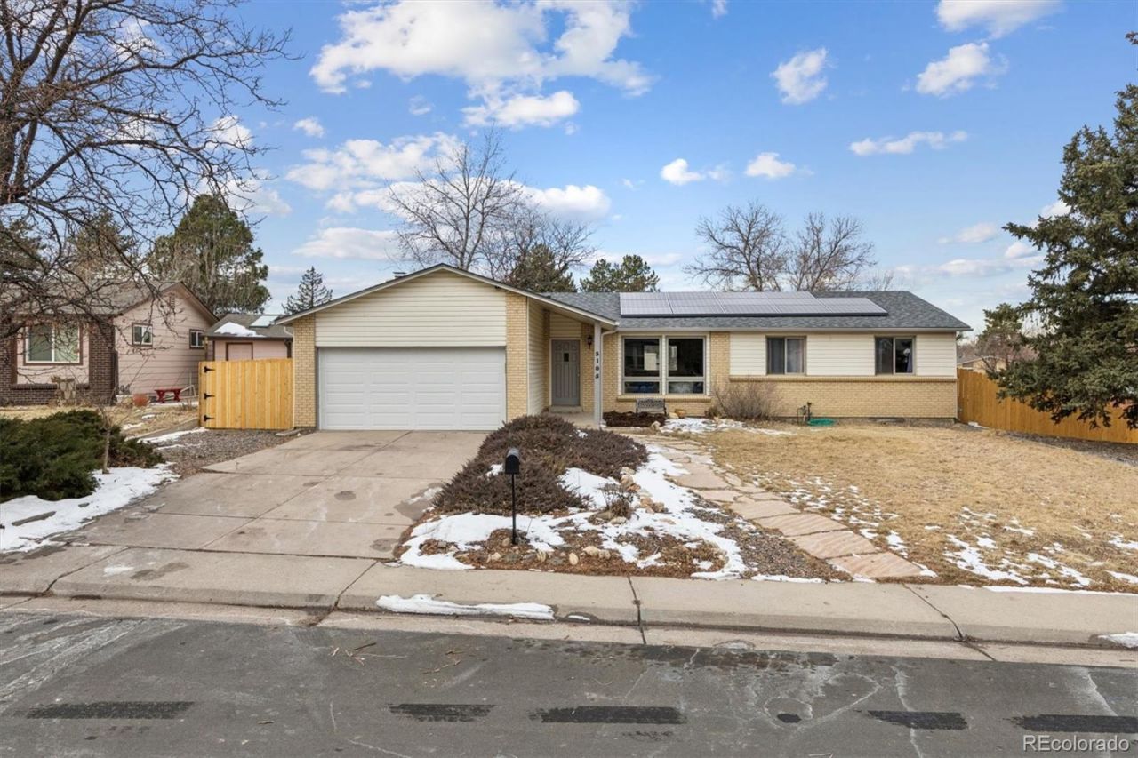 3105 S Olathe Way, Aurora, CO 80013 Main Photo