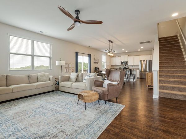 905 Aberdeen Ct, Columbia, TN 38401