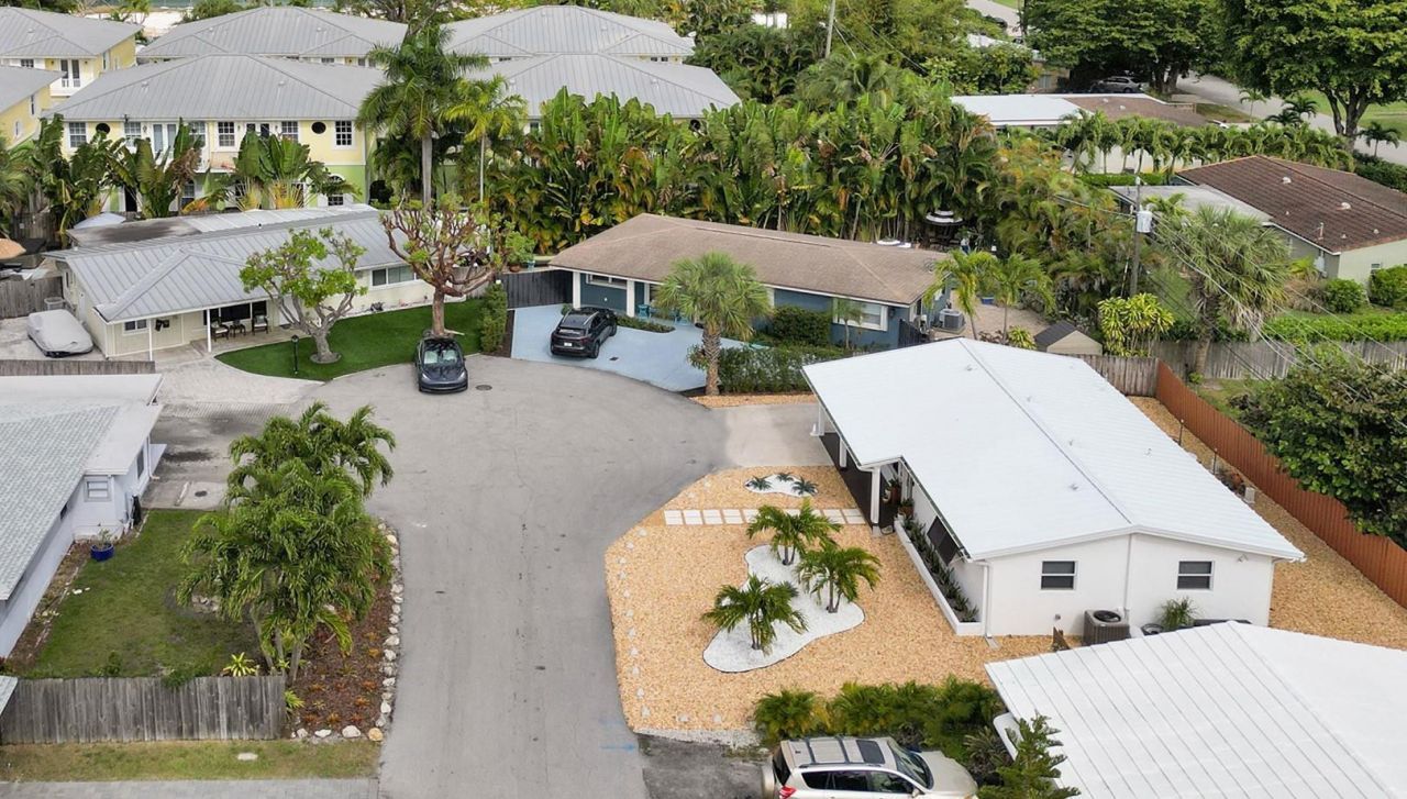 2616 NE 9th Ter, Wilton Manors, FL 33334 Photo