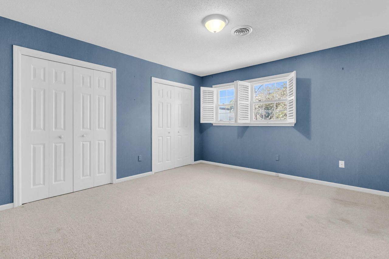 919 Searle Court Photo 10