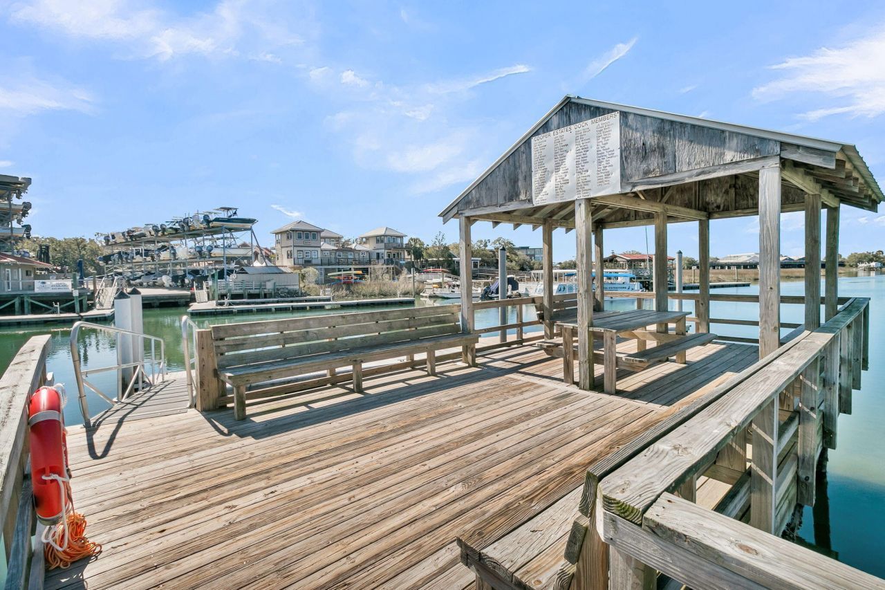 919 Searle Court Photo 21