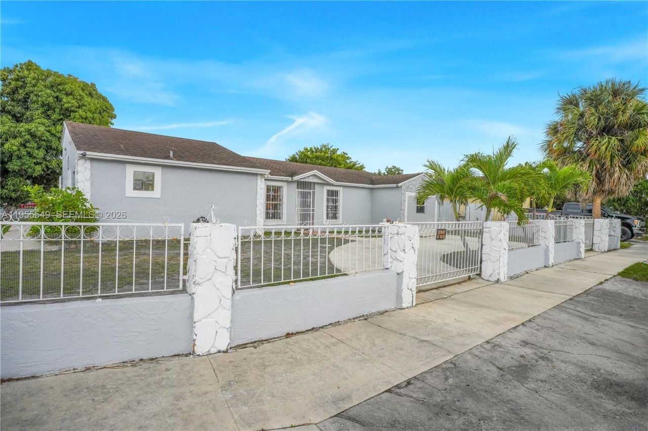 19897 NW 62nd Ave, Hialeah, FL 33015 Photo