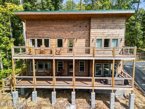 2932 Ginas Way, Sevierville, TN 37862