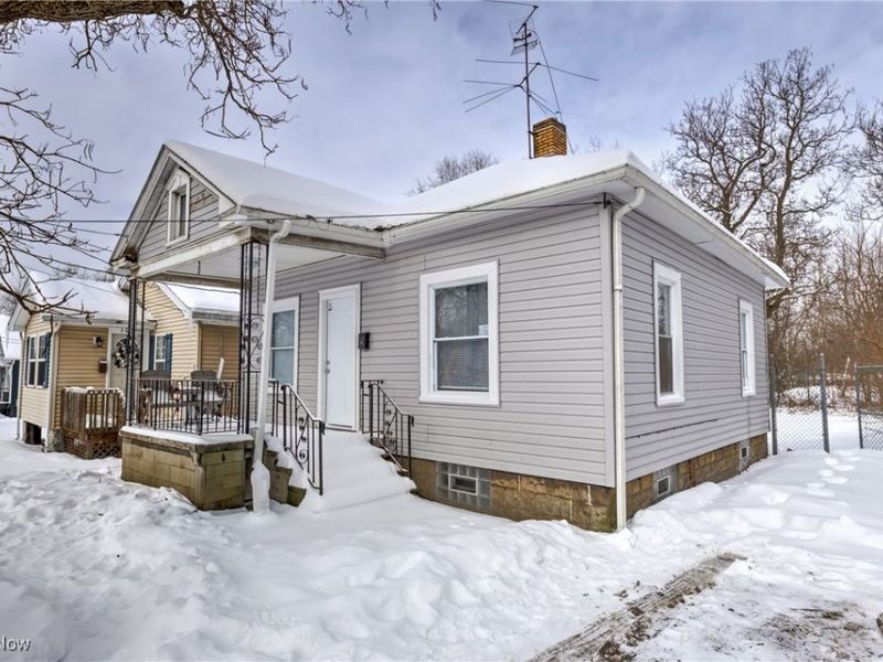 100 Gordon Street, Girard, OH 44420 Photo 2