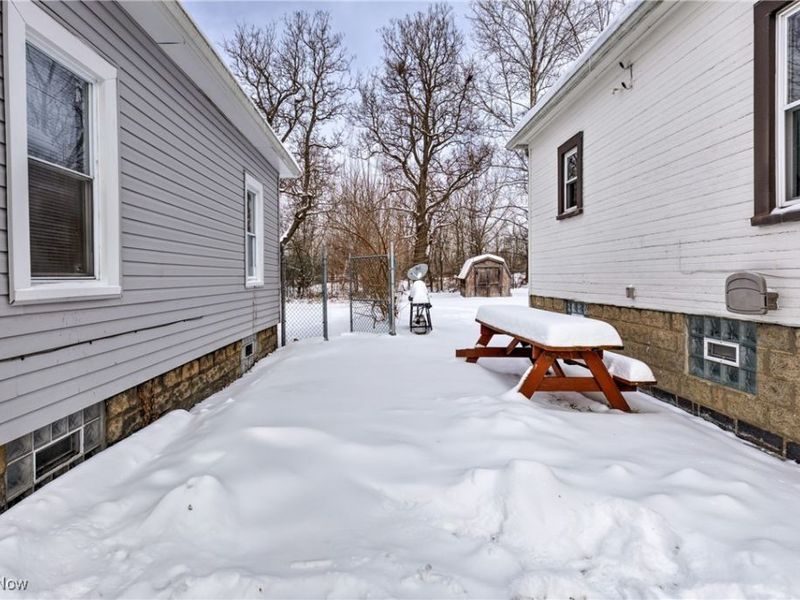 100 Gordon Street, Girard, OH 44420 Photo 4