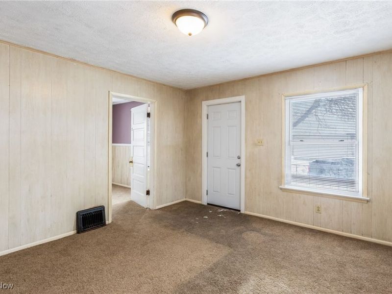 100 Gordon Street, Girard, OH 44420 Photo 6