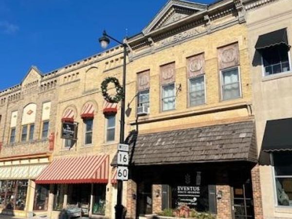 122 - 124 W James Street, Columbus, WI 53925