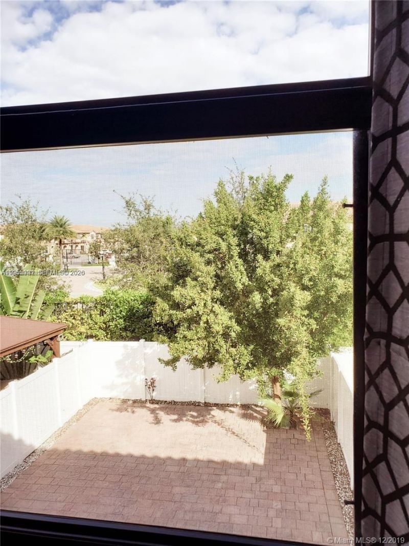 3353 W 91st Ter, Hialeah, FL 33018 Photo