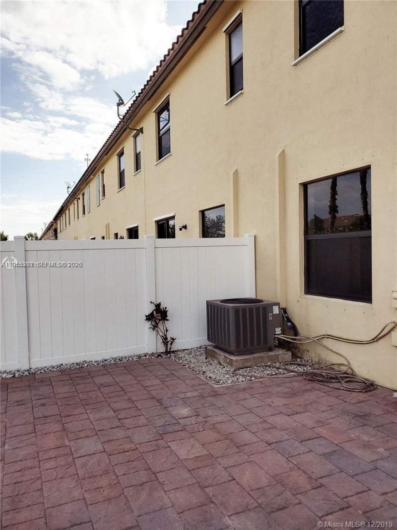 3353 W 91st Ter, Hialeah, FL 33018 Photo