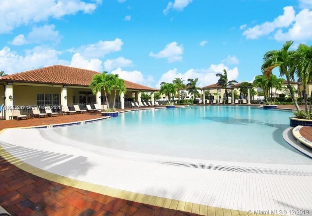 3353 W 91st Ter, Hialeah, FL 33018 Photo