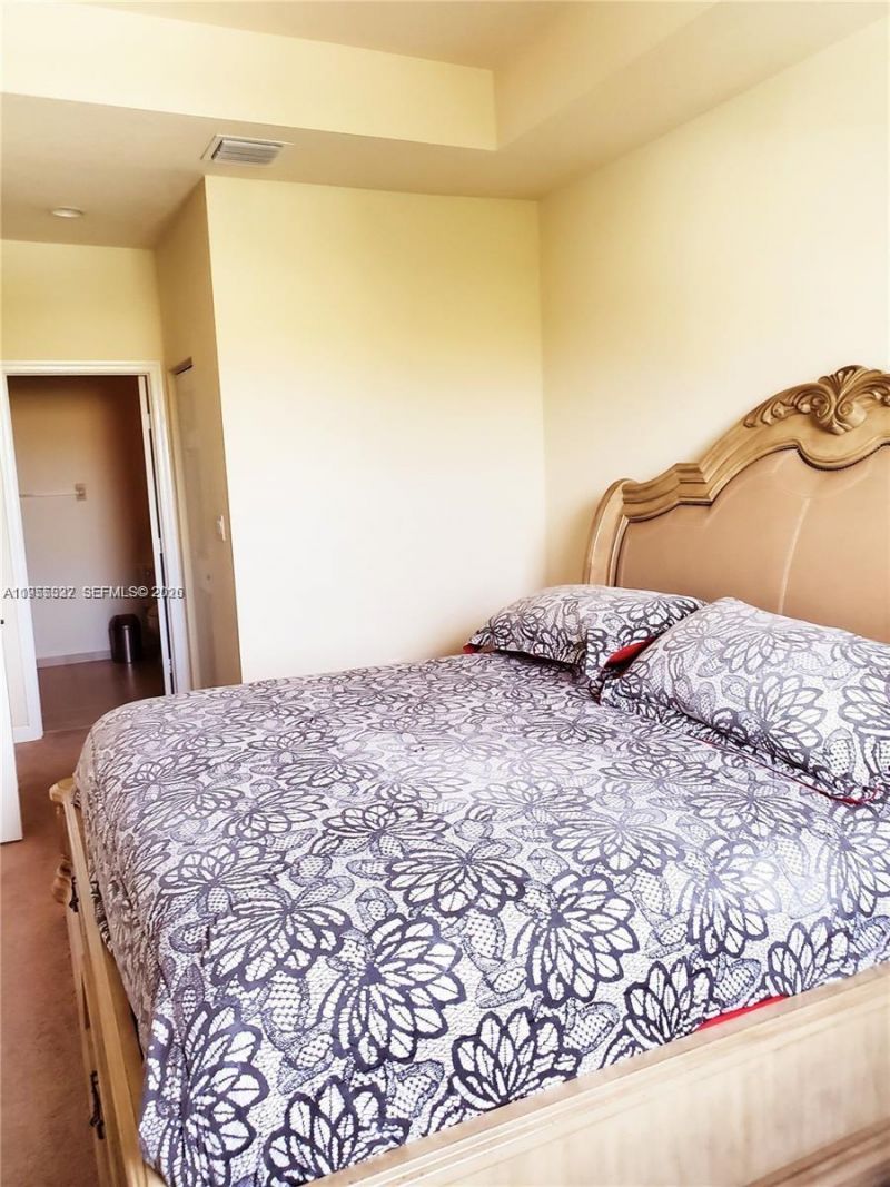 3353 W 91st Ter, Hialeah, FL 33018 Photo