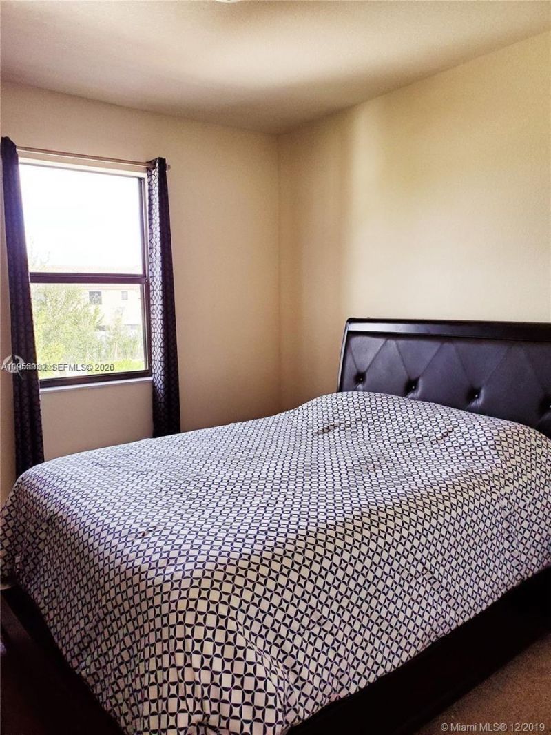 3353 W 91st Ter, Hialeah, FL 33018 Photo