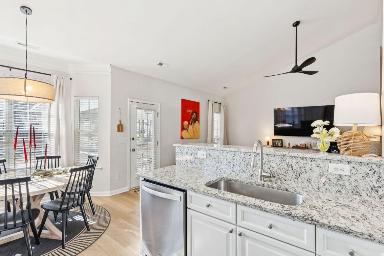 8657 Coppergrove Drive Photo 15